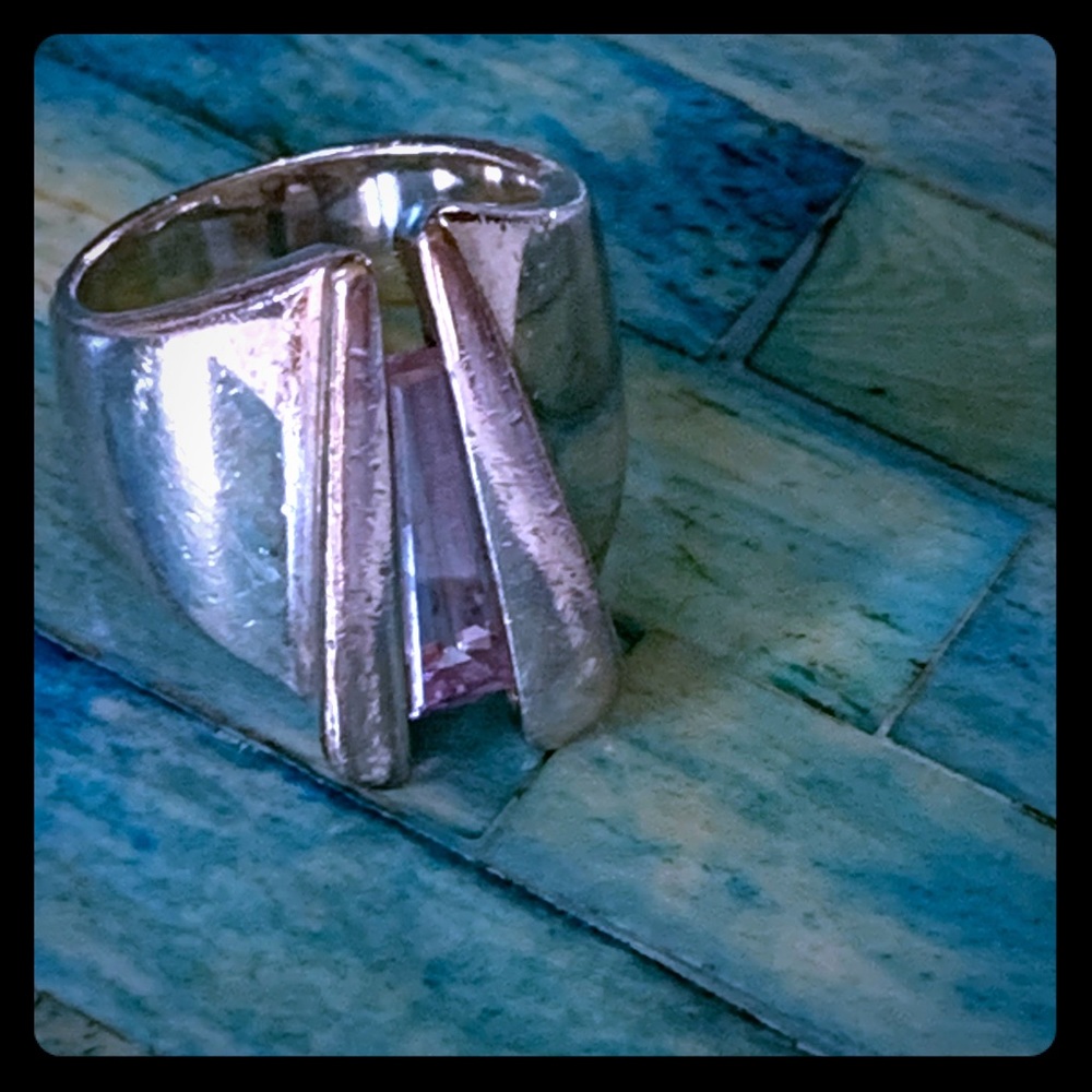 925 Silver Ring with a Lilac Stone